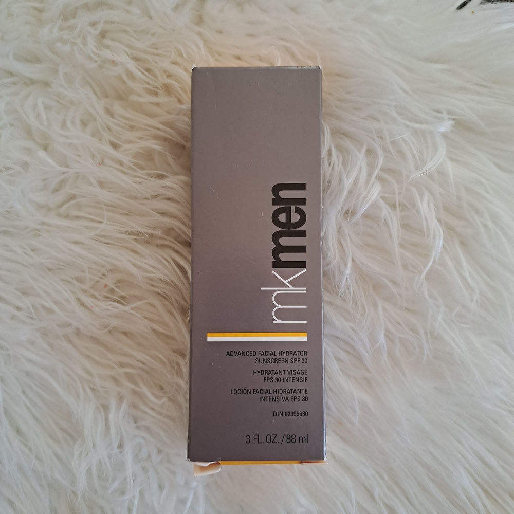 Mary kay MKMEN Advanced Facial Hydrator Sunscreen Broad Spectrum SPF 30.